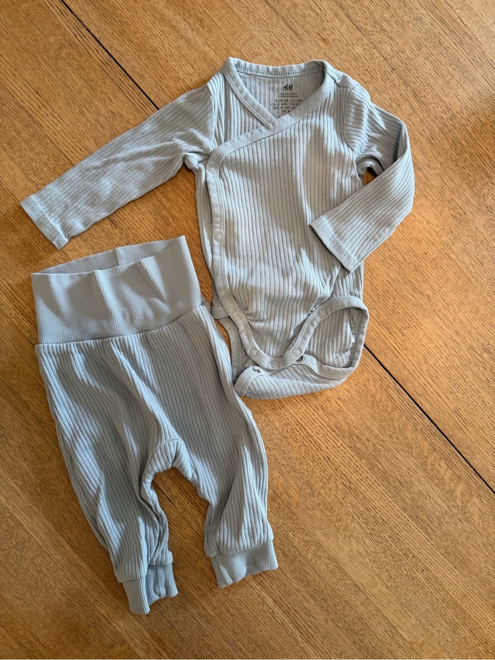 H&M baby infant light powder blue two piece onesie and pants set for